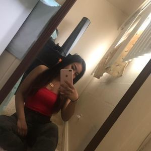 Meet your Posher, Claire